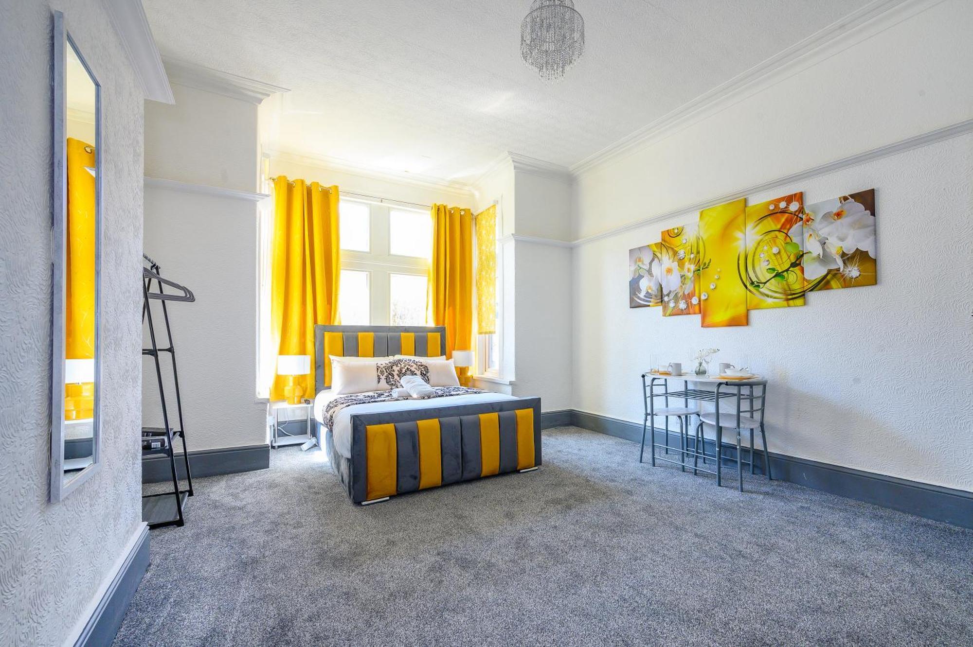 -Rf7H- For Your Relaxed & Cosy Free Parking Лийдс Екстериор снимка
