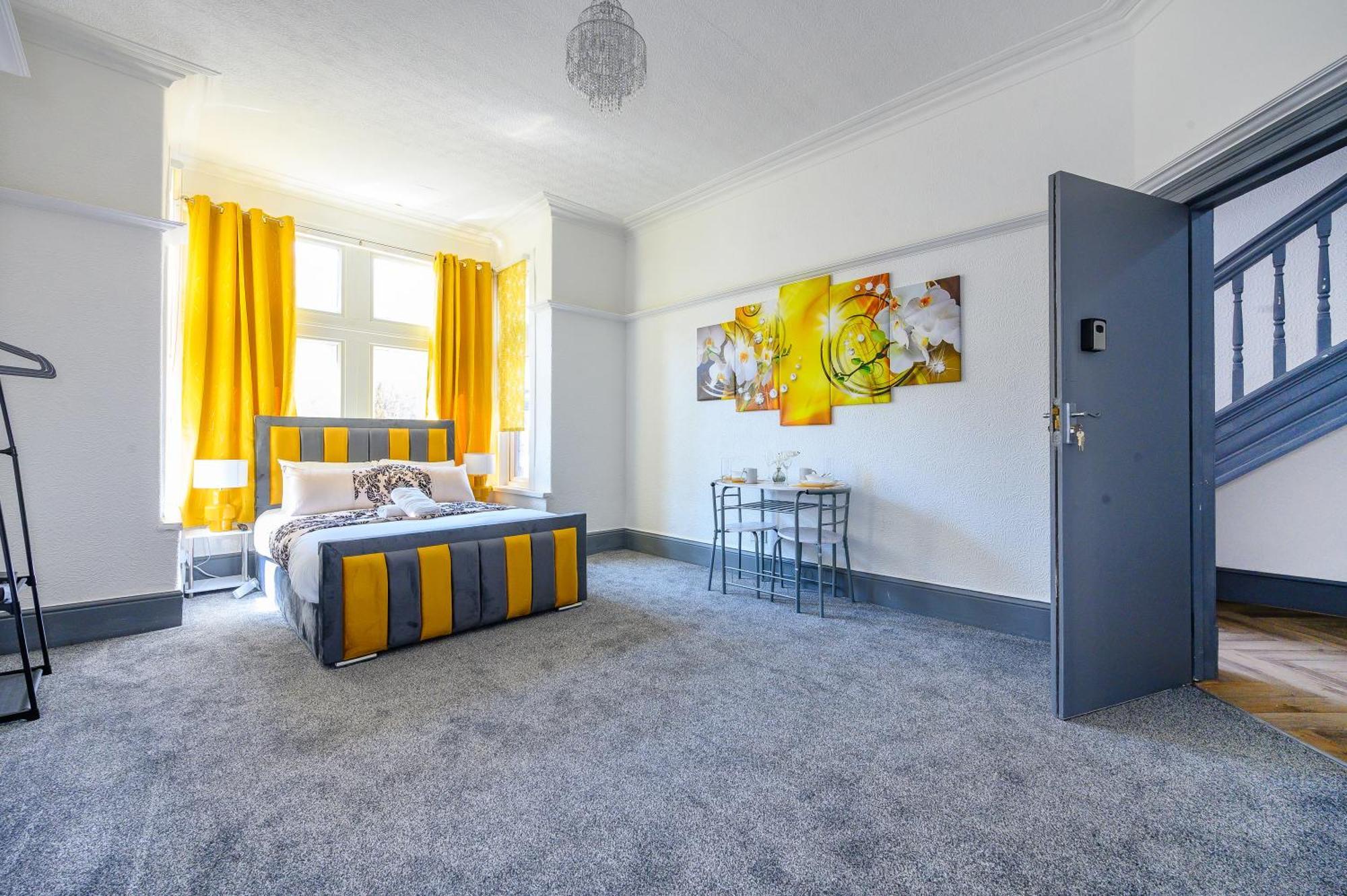 -Rf7H- For Your Relaxed & Cosy Free Parking Лийдс Екстериор снимка