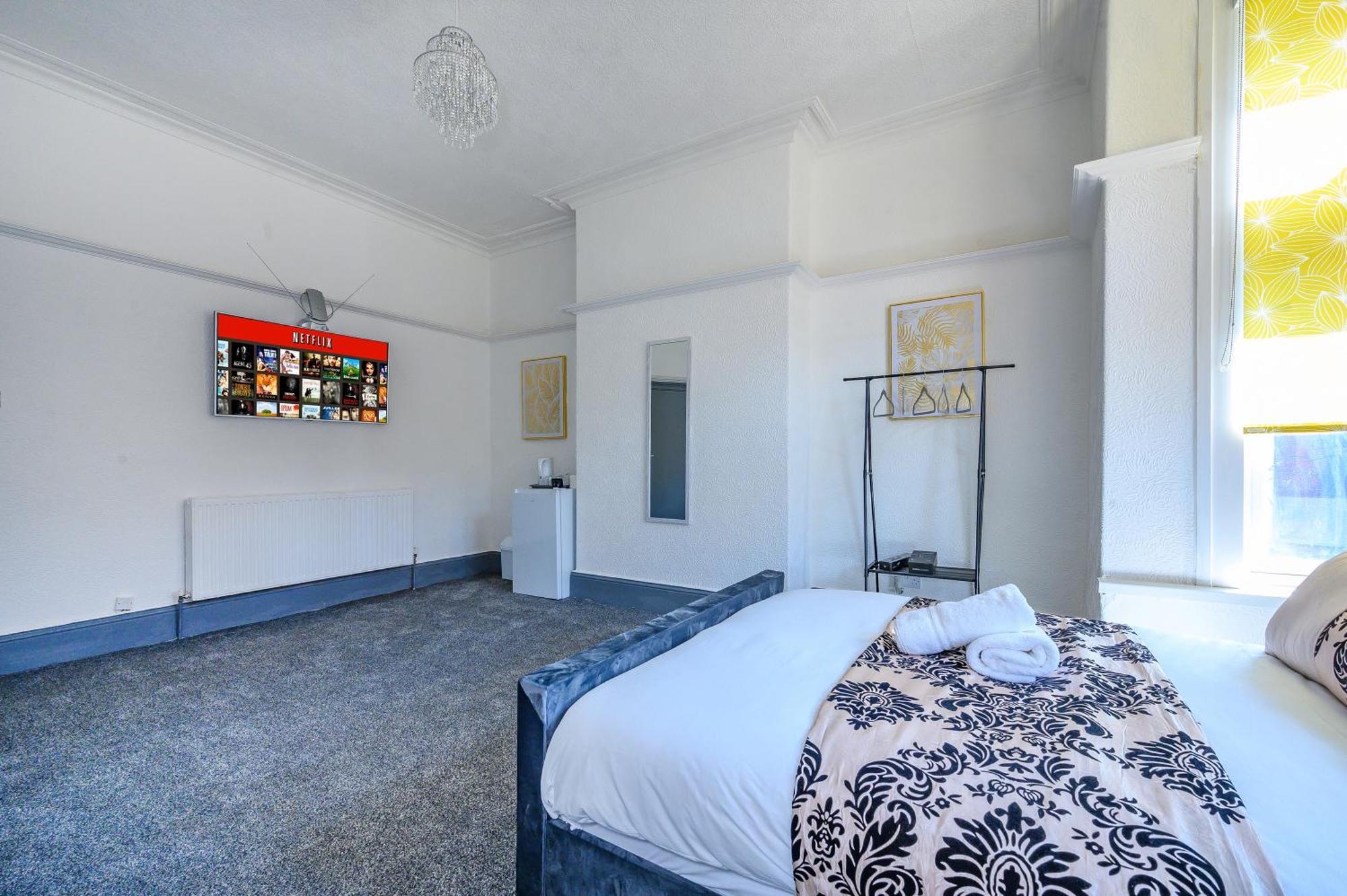 -Rf7H- For Your Relaxed & Cosy Free Parking Лийдс Екстериор снимка